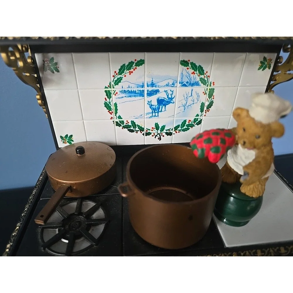 1998‎ Mr Christmas Cooking For Christmas Animated Musical Stove Songs Cookie Jar